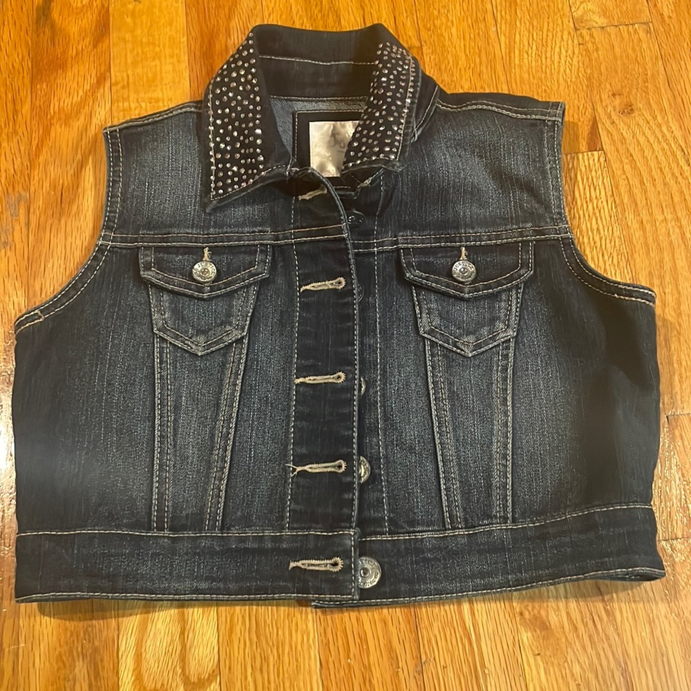 Justice denim vest in a size 7/8